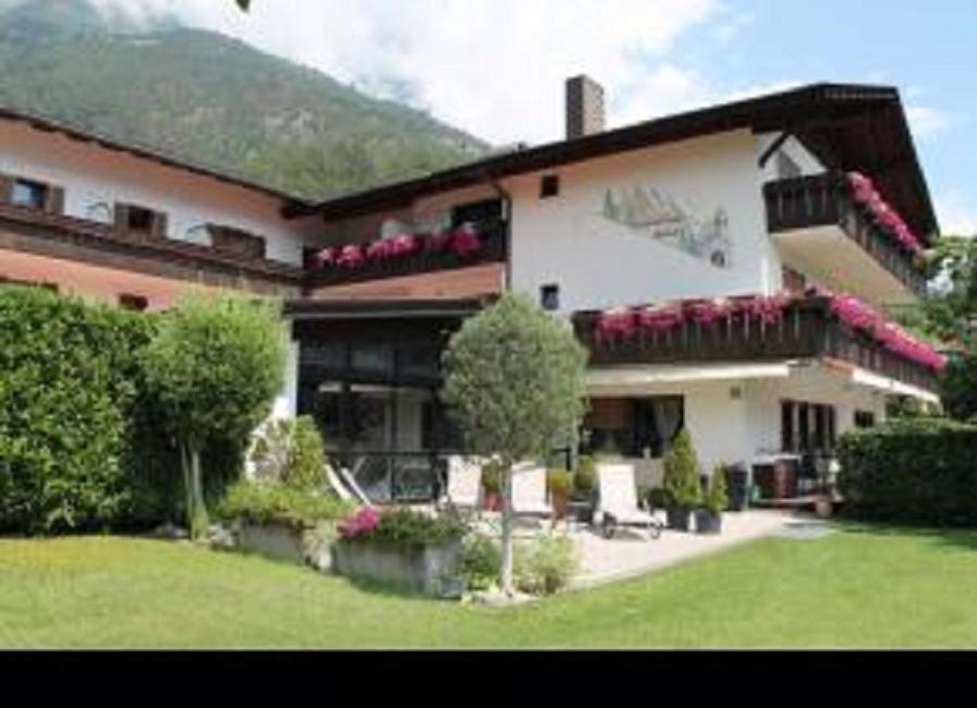 Hotel Schoenblick Naturns Exterior photo